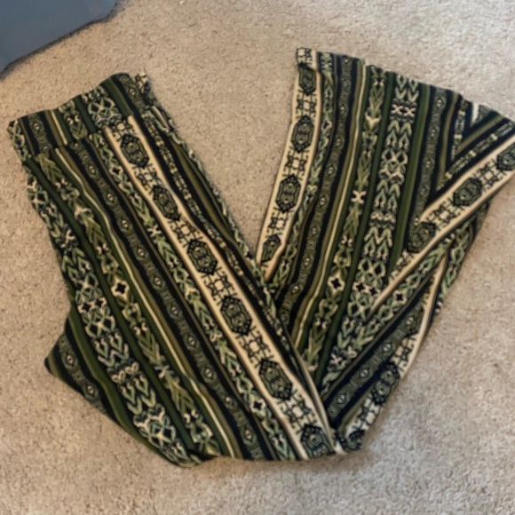 Stretchy printed green pants - Picture 2 of 3